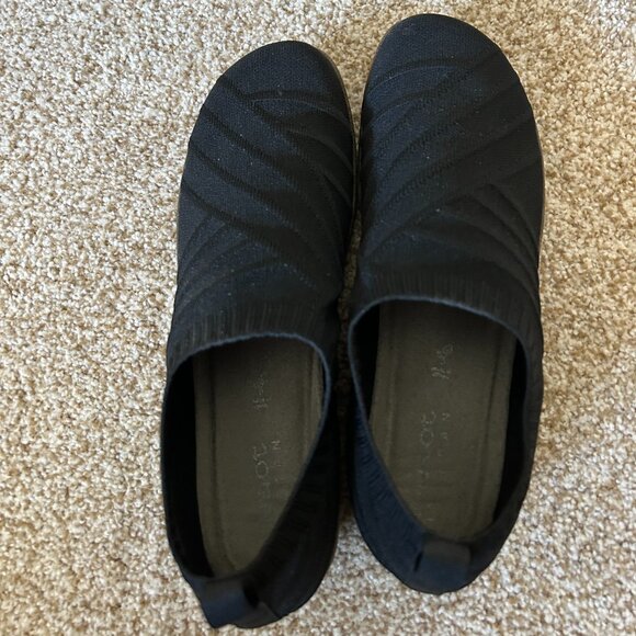 Naot pull on shoe - Picture 1 of 3